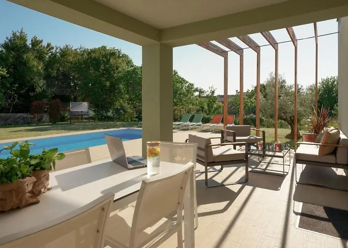 Rudinka Villa *